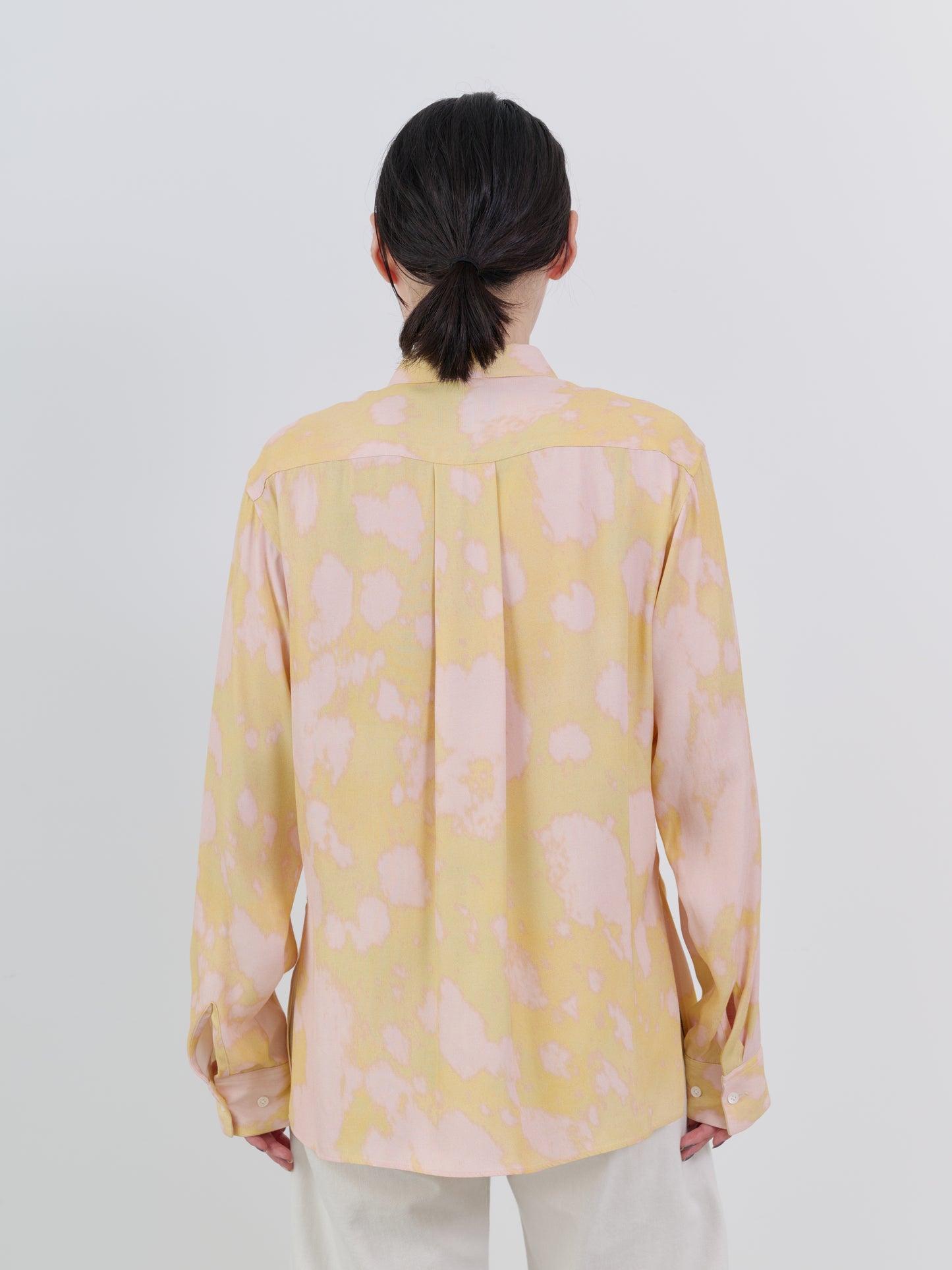 LAYER PATTERN PRINTED SHIRTS