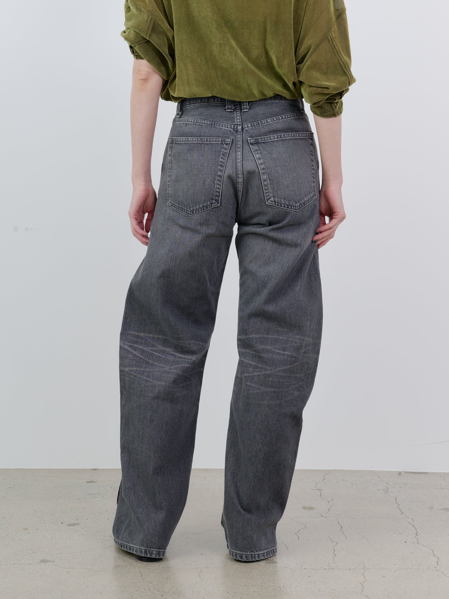 TWIST LINE WASHED STRAIGHT DENIM