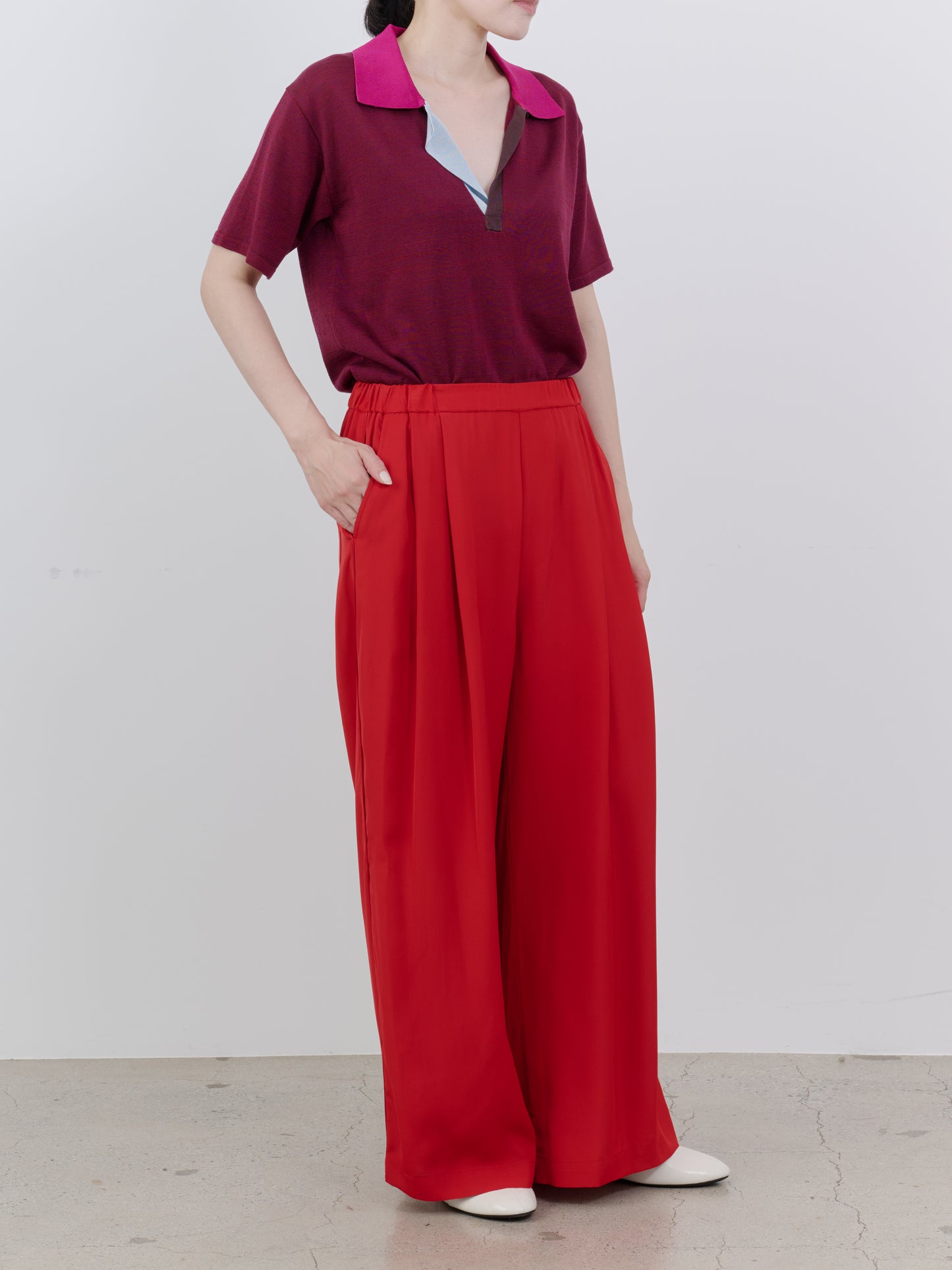 SILKY VISCOSE 2-TUCK FLARE EASY PANTS