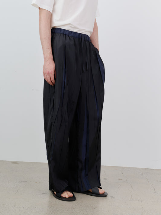 OVER PRINTED RANDOM PLEATS PANTS
