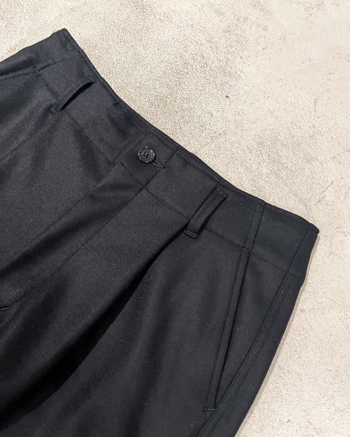 KNIT MELTON HEM TUCK PANTS