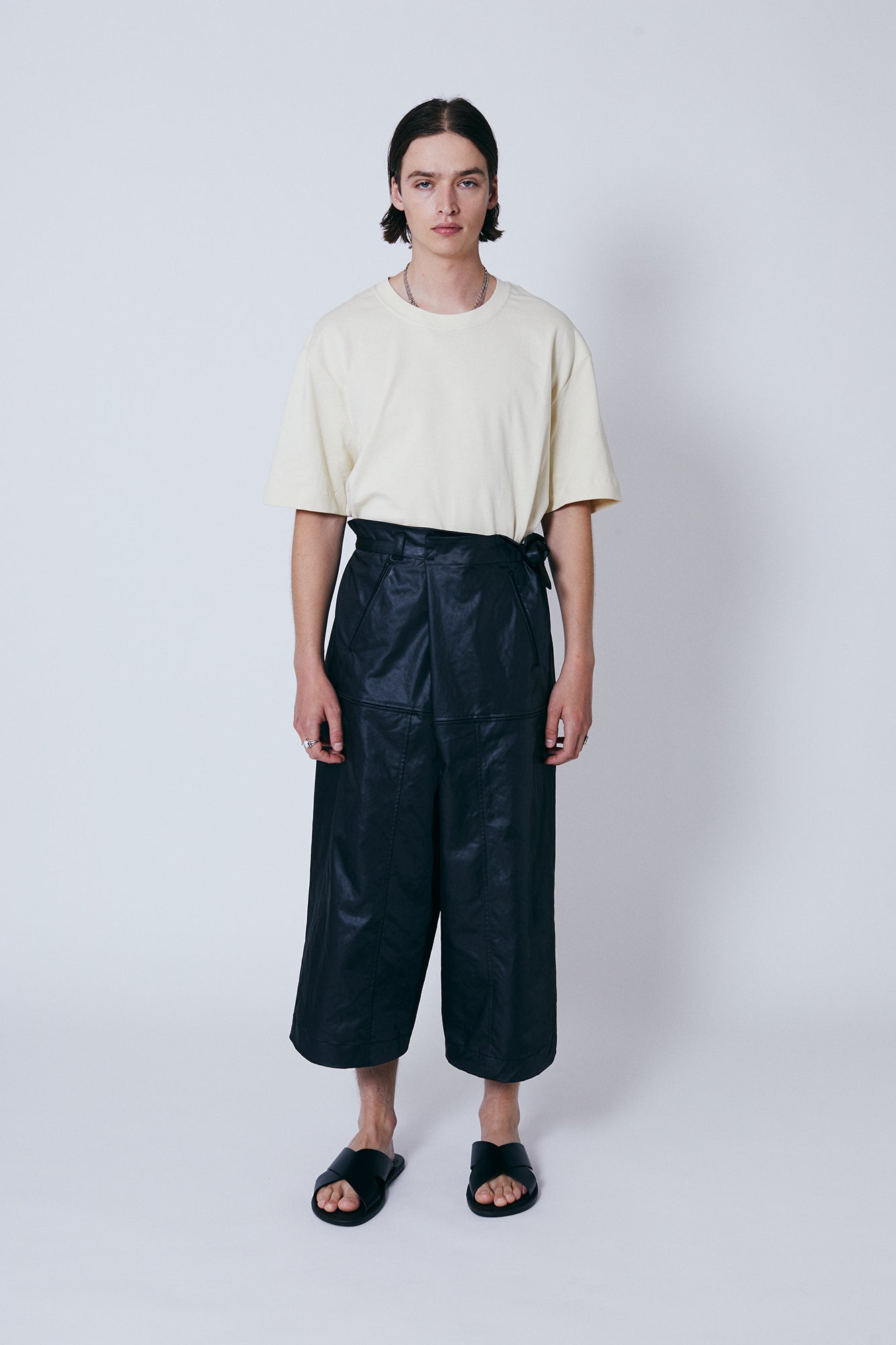 SMOOTH WIDE LEG CROPPED PANTS